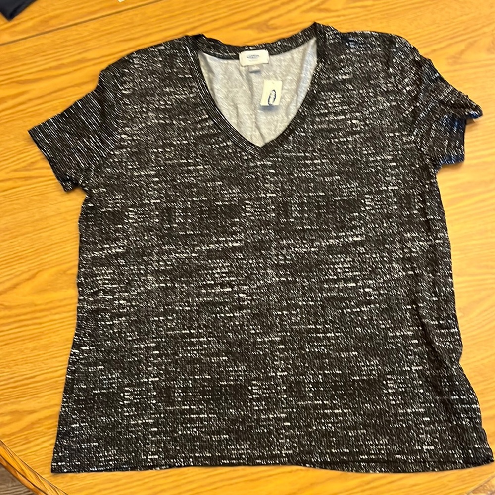 Vneck short sleeve tee